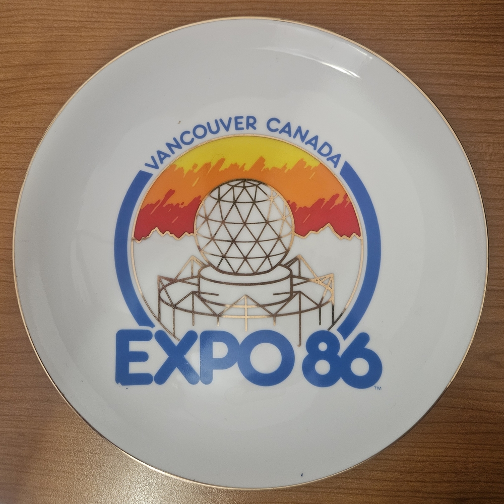 💖3/$20💖 Vancouver Expo 86 Commemorative Souvenir Plate
